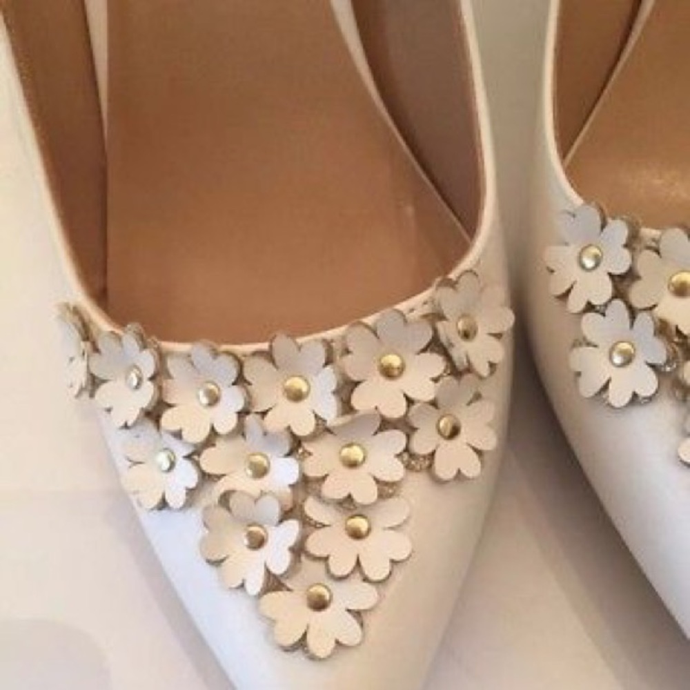 LC LAUREN CONRAD Pumps White Floral Accent Heels - Picture 3 of 4